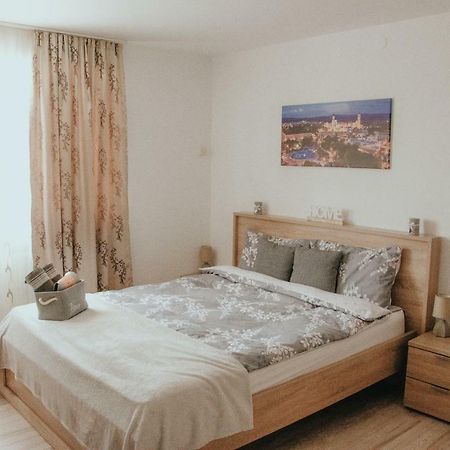 Apartament 1 Decembrie Apartment Alba Iulia Exterior photo